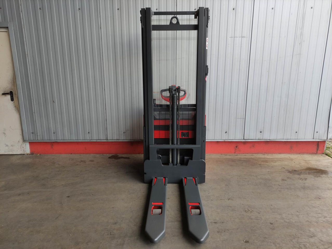 Linde L14-1173 (LACK NEU) - Emelőtargoncá: 3 kép. Linde L14-1173 (LACK NEU) - Emelőtargoncá: 3 kép.