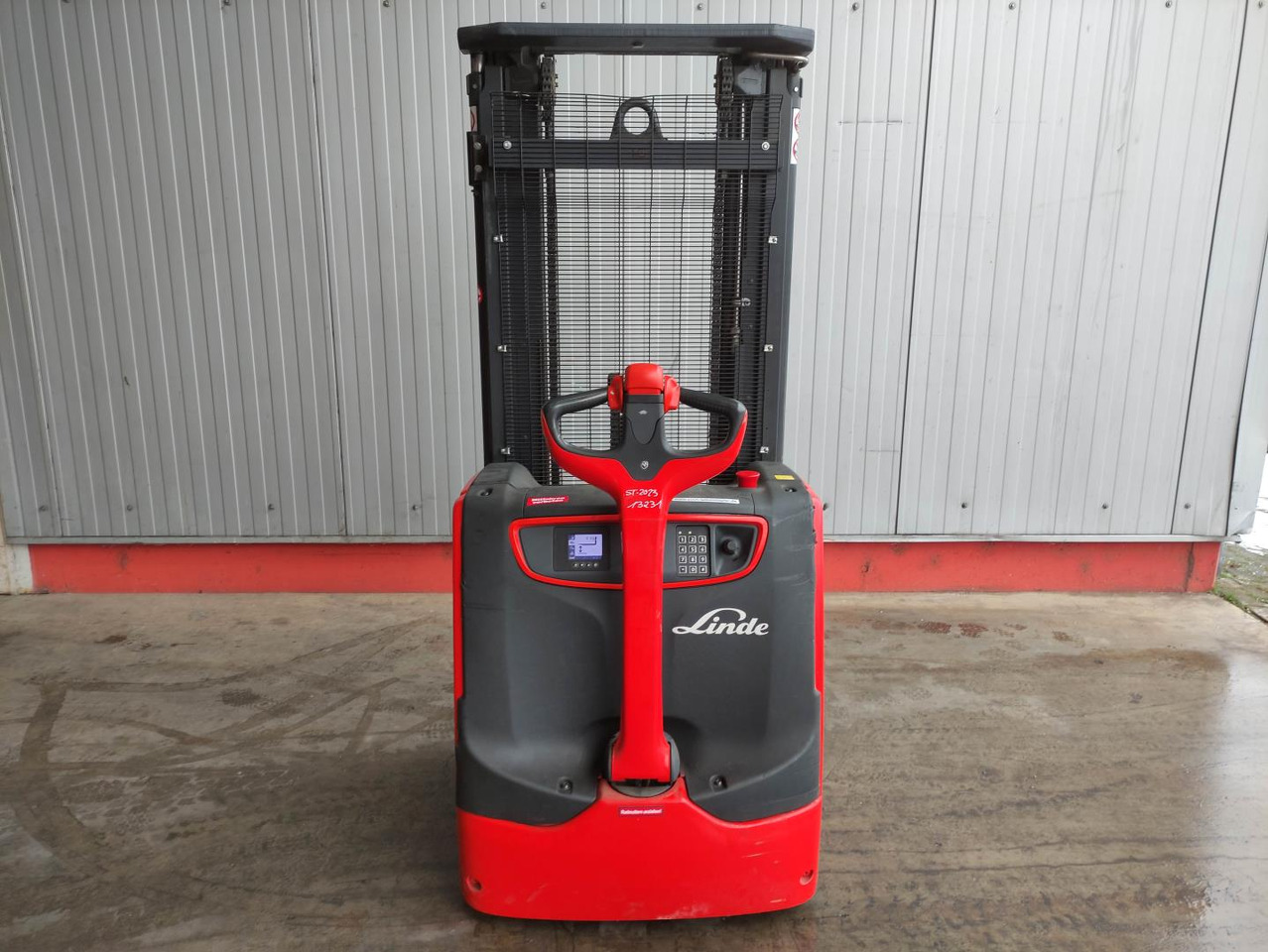 Linde L14i-1173 (M) - Emelőtargoncá: 4 kép. Linde L14i-1173 (M) - Emelőtargoncá: 4 kép.