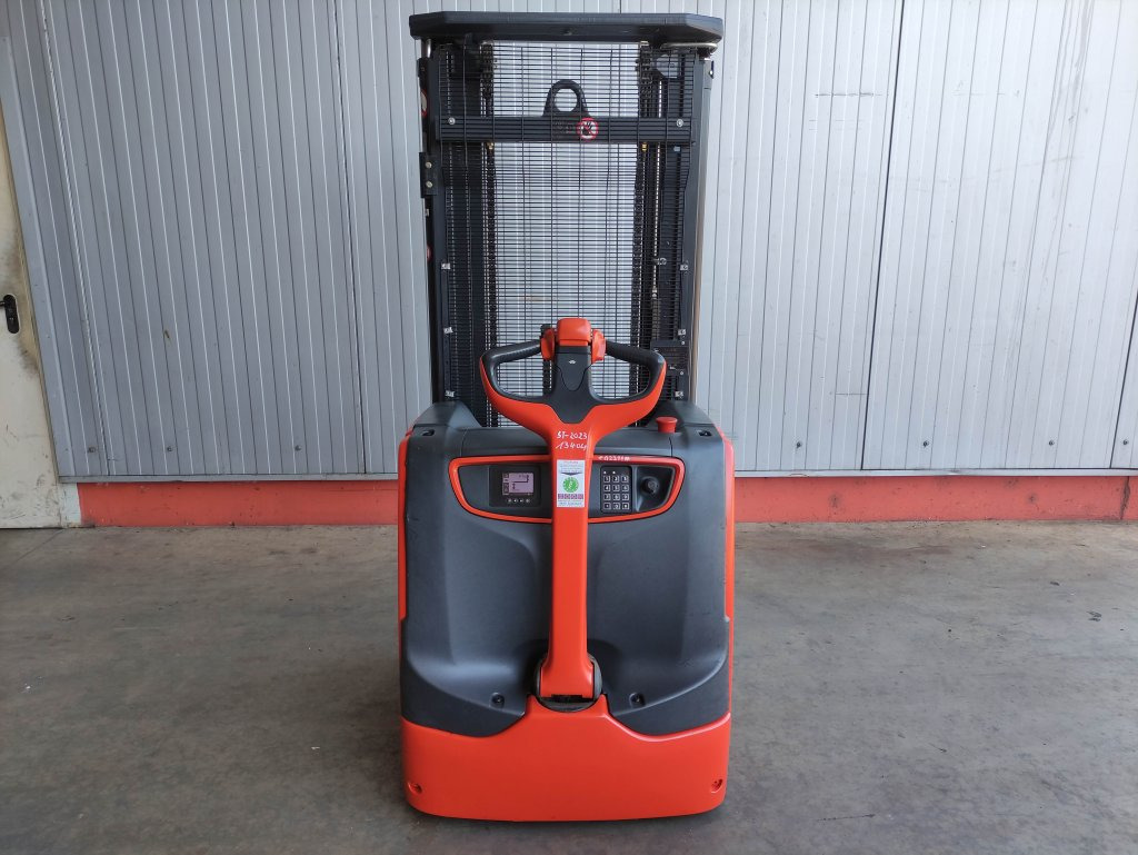 Linde L16i-1173 - Emelőtargoncá: 4 kép. Linde L16i-1173 - Emelőtargoncá: 4 kép.