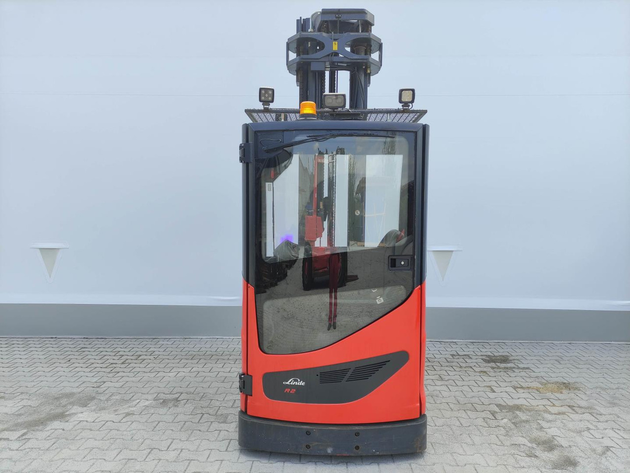 Linde R25-01-112 - Tolóoszlopos targoncá: 4 kép. Linde R25-01-112 - Tolóoszlopos targoncá: 4 kép.