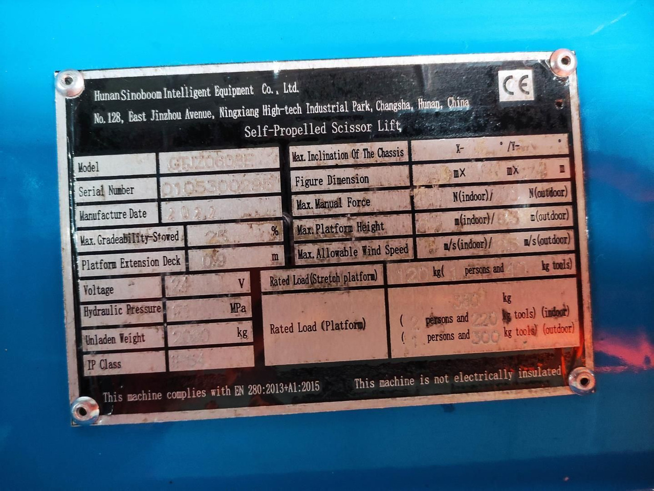 Sinoboom 2132E/GTJZ0608E - Ollós emelő: 1 kép. Sinoboom 2132E/GTJZ0608E - Ollós emelő: 1 kép.