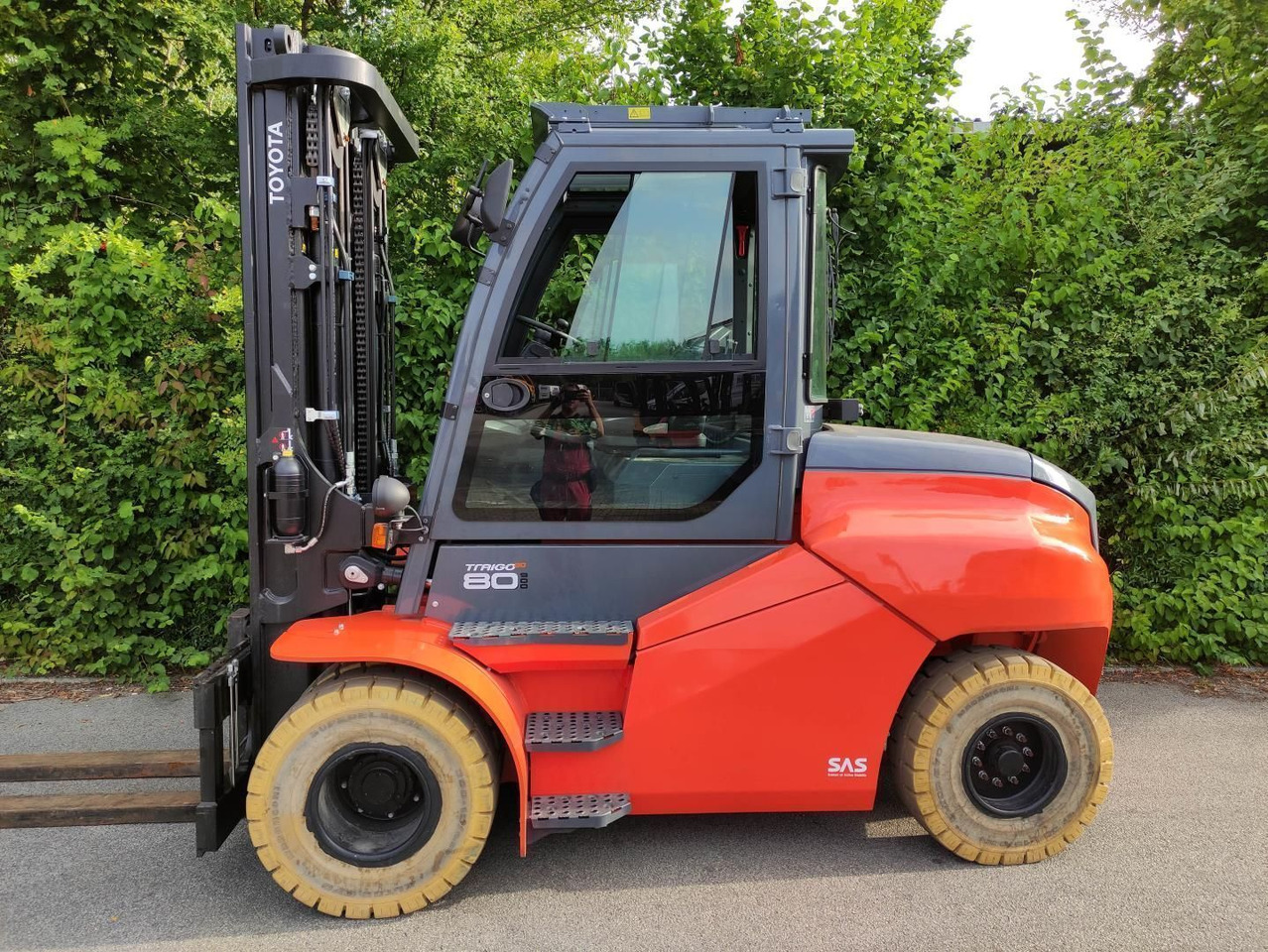 Toyota 9FBH80T900 - Elektromos targonca: 1 kép. Toyota 9FBH80T900 - Elektromos targonca: 1 kép.