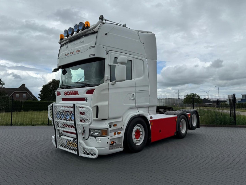 Scania R 560 SHOW TRUCK, RETARDER, LEATHER, I-PARK, TOP. - Nyergesvontató: 3 kép. Scania R 560 SHOW TRUCK, RETARDER, LEATHER, I-PARK, TOP. - Nyergesvontató: 3 kép.