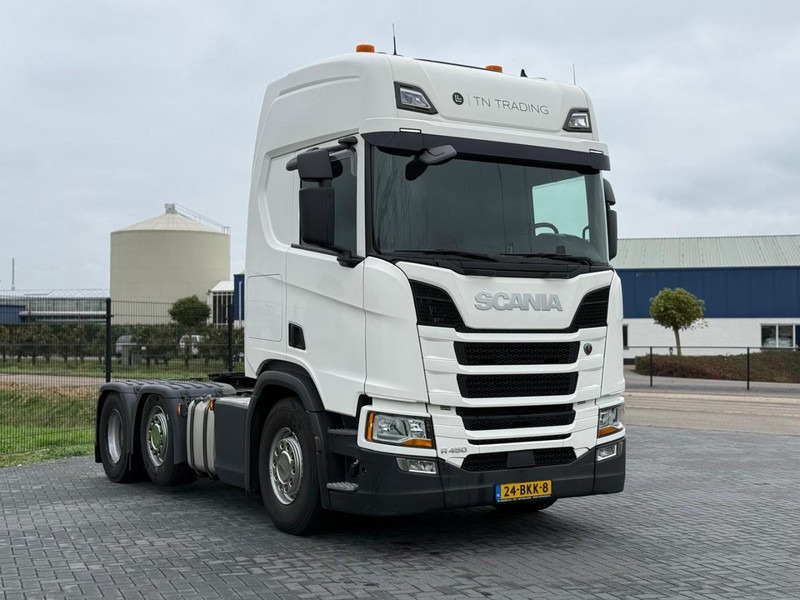 Scania R450 RETARDER, TWEE TANKS, GESTUURDE VOORLOPER, TOP! - Nyergesvontató: 1 kép. Scania R450 RETARDER, TWEE TANKS, GESTUURDE VOORLOPER, TOP! - Nyergesvontató: 1 kép.
