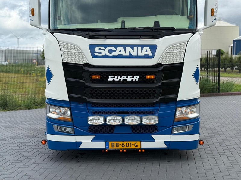 Scania R450 SHOW TRUCK, INTERIOR, STEERING, RETARDER, 570.000 KM. lízing Scania R450 SHOW TRUCK, INTERIOR, STEERING, RETARDER, 570.000 KM.: 6 kép. Scania R450 SHOW TRUCK, INTERIOR, STEERING, RETARDER, 570.000 KM. lízing Scania R450 SHOW TRUCK, INTERIOR, STEERING, RETARDER, 570.000 KM.: 6 kép.