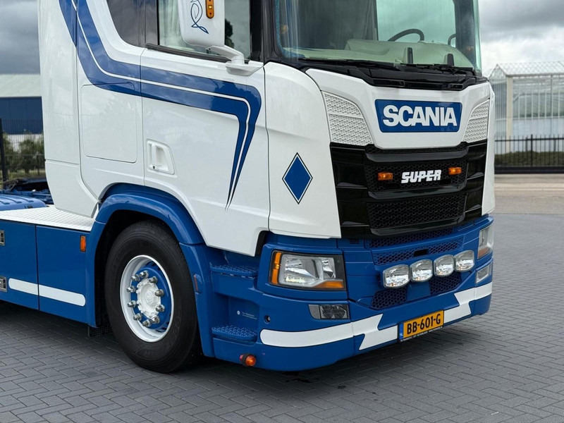 Scania R450 SHOW TRUCK, INTERIOR, STEERING, RETARDER, 570.000 KM. - Nyergesvontató: 5 kép. Scania R450 SHOW TRUCK, INTERIOR, STEERING, RETARDER, 570.000 KM. - Nyergesvontató: 5 kép.