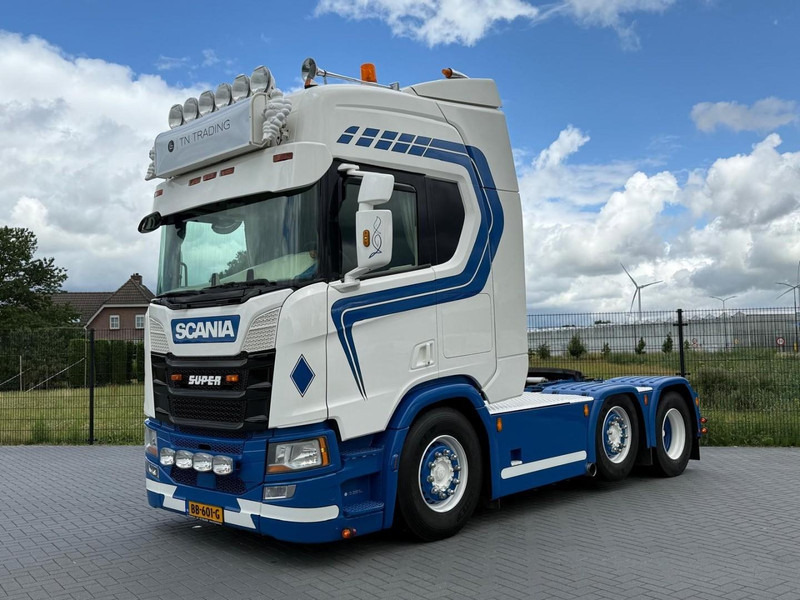 Scania R450 SHOW TRUCK, INTERIOR, STEERING, RETARDER, 570.000 KM. - Nyergesvontató: 3 kép. Scania R450 SHOW TRUCK, INTERIOR, STEERING, RETARDER, 570.000 KM. - Nyergesvontató: 3 kép.
