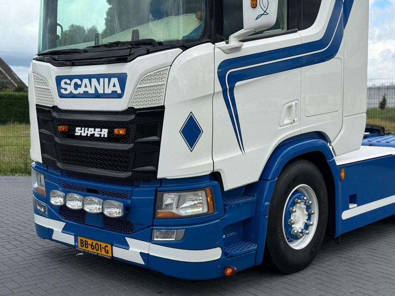 Scania R450 SHOW TRUCK, INTERIOR, STEERING, RETARDER, 570.000 KM. lízing Scania R450 SHOW TRUCK, INTERIOR, STEERING, RETARDER, 570.000 KM.: 8 kép. Scania R450 SHOW TRUCK, INTERIOR, STEERING, RETARDER, 570.000 KM. lízing Scania R450 SHOW TRUCK, INTERIOR, STEERING, RETARDER, 570.000 KM.: 8 kép.