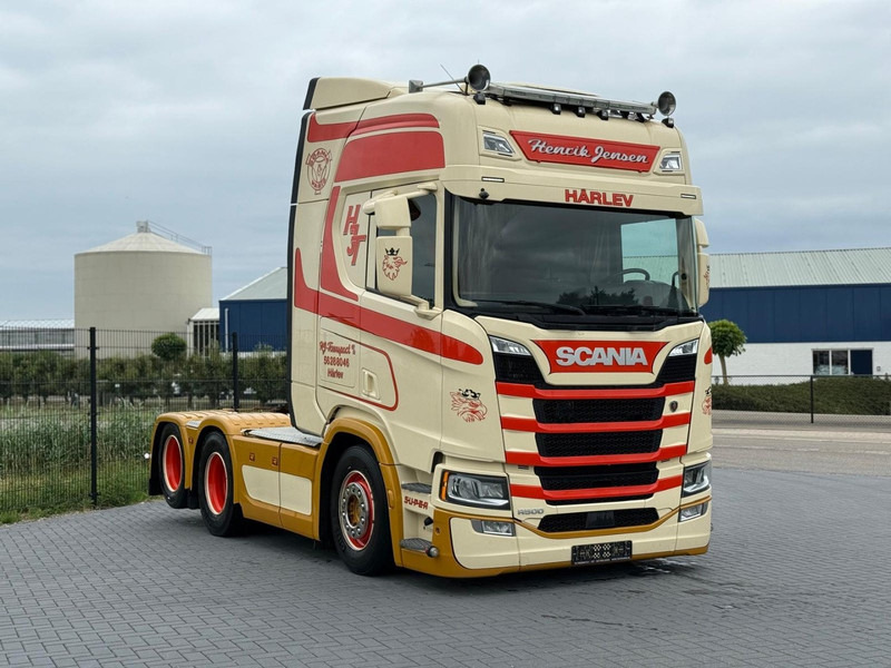 Scania R500 2.95 WB, VOLLUCHT, PTO VOORBEREID, LEER, INTERIEUR. - Nyergesvontató: 1 kép. Scania R500 2.95 WB, VOLLUCHT, PTO VOORBEREID, LEER, INTERIEUR. - Nyergesvontató: 1 kép.