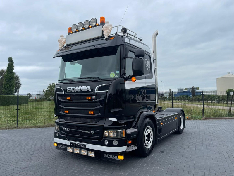 Scania R520 SHOW TRUCK, RETARDER, LEATHER SEATS, MANUEL! - Nyergesvontató: 2 kép. Scania R520 SHOW TRUCK, RETARDER, LEATHER SEATS, MANUEL! - Nyergesvontató: 2 kép.