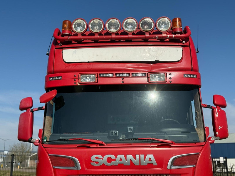 Scania R560 V8 RETARDER, FULL SPOILER, STEEL/AIR, LEATHER, 2 TANKS. - Nyergesvontató: 3 kép. Scania R560 V8 RETARDER, FULL SPOILER, STEEL/AIR, LEATHER, 2 TANKS. - Nyergesvontató: 3 kép.