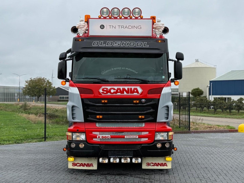 Scania R560 V8 SHOW, TOP, LEREN STOELEN, RETARDER, HANDGESCHAKELD. - Nyergesvontató: 2 kép. Scania R560 V8 SHOW, TOP, LEREN STOELEN, RETARDER, HANDGESCHAKELD. - Nyergesvontató: 2 kép.