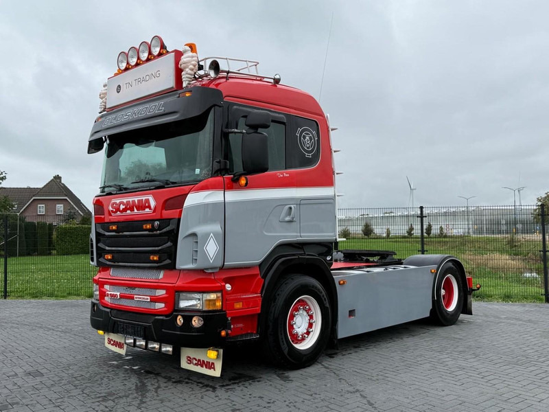 Scania R560 V8 SHOW, TOP, LEREN STOELEN, RETARDER, HANDGESCHAKELD. - Nyergesvontató: 3 kép. Scania R560 V8 SHOW, TOP, LEREN STOELEN, RETARDER, HANDGESCHAKELD. - Nyergesvontató: 3 kép.