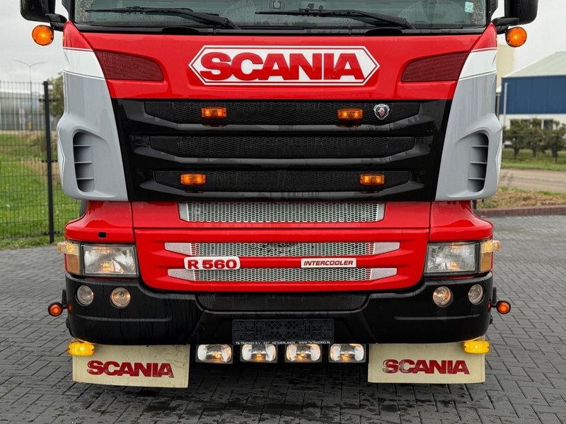 Scania R560 V8 SHOW, TOP, LEREN STOELEN, RETARDER, HANDGESCHAKELD. - Nyergesvontató: 5 kép. Scania R560 V8 SHOW, TOP, LEREN STOELEN, RETARDER, HANDGESCHAKELD. - Nyergesvontató: 5 kép.