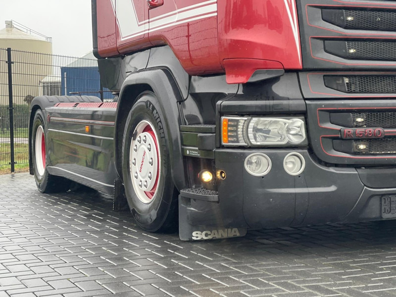 Scania R580 V8 SILVER GRIFFIN 66/100, LIMITED EDITION, FULL AIR, RETARDER. - Nyergesvontató: 3 kép. Scania R580 V8 SILVER GRIFFIN 66/100, LIMITED EDITION, FULL AIR, RETARDER. - Nyergesvontató: 3 kép.