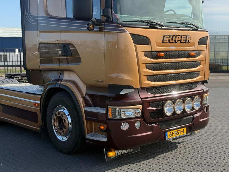 Scania R730 V8 V8, SHOWTRUCK VOLLUCHT, RETARDER, HYDRAULIEK, BOOGIE, ALU WIELEN, LEER. - Nyergesvontató: 3 kép. Scania R730 V8 V8, SHOWTRUCK VOLLUCHT, RETARDER, HYDRAULIEK, BOOGIE, ALU WIELEN, LEER. - Nyergesvontató: 3 kép.