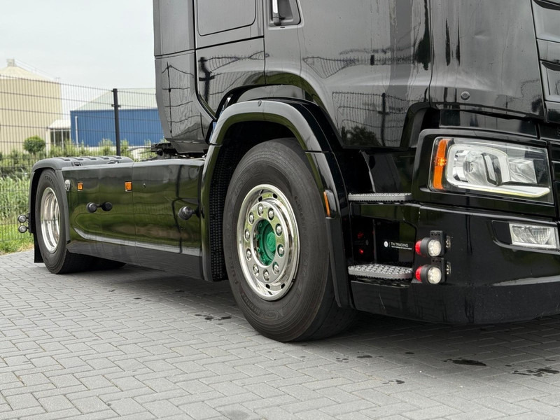 Scania S580 V8 NGS RETARDER, LEATHER, 2X TANK, TOP CONDITION! - Nyergesvontató: 2 kép. Scania S580 V8 NGS RETARDER, LEATHER, 2X TANK, TOP CONDITION! - Nyergesvontató: 2 kép.