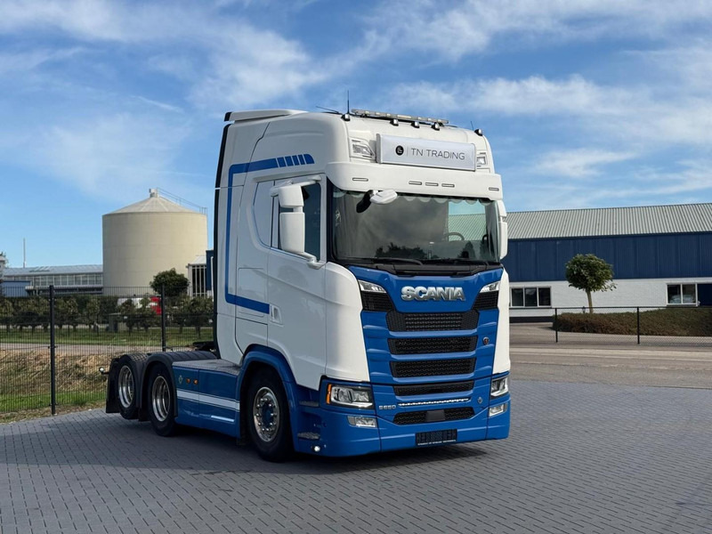 Scania S650 V8 NGS 2.95WB, PTO VOORBEREIDING, VOLLUCHT, KING OF THE ROAD, RETARDER, LEER. - Nyergesvontató: 4 kép. Scania S650 V8 NGS 2.95WB, PTO VOORBEREIDING, VOLLUCHT, KING OF THE ROAD, RETARDER, LEER. - Nyergesvontató: 4 kép.