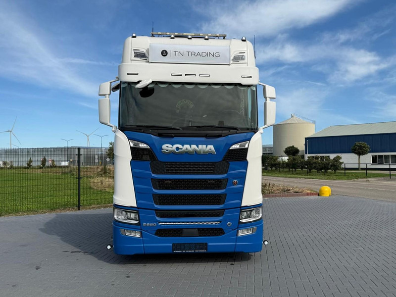 Scania S650 V8 NGS 2.95WB, PTO VOORBEREIDING, VOLLUCHT, KING OF THE ROAD, RETARDER, LEER. - Nyergesvontató: 5 kép. Scania S650 V8 NGS 2.95WB, PTO VOORBEREIDING, VOLLUCHT, KING OF THE ROAD, RETARDER, LEER. - Nyergesvontató: 5 kép.