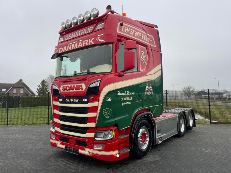 Scania S650 V8 NGS SHOW TRUCK, FULL AIR, RETARDER, PTO/HYDRAULIC! - Nyergesvontató: 2 kép. Scania S650 V8 NGS SHOW TRUCK, FULL AIR, RETARDER, PTO/HYDRAULIC! - Nyergesvontató: 2 kép.
