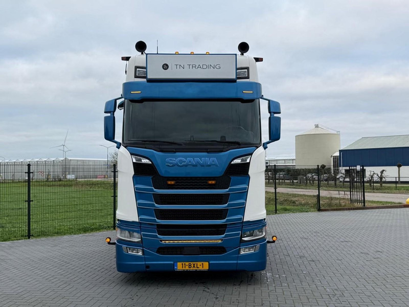 Scania S660 BOOGIE, VOLLUCHT, RETARDER, LEER. - Nyergesvontató: 2 kép. Scania S660 BOOGIE, VOLLUCHT, RETARDER, LEER. - Nyergesvontató: 2 kép.