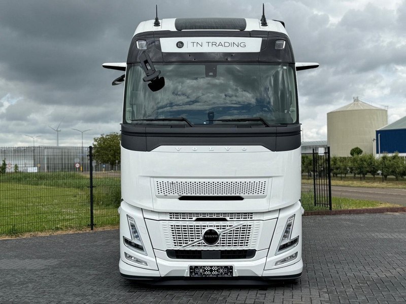 Volvo FH 13.460XL NEW, FULL AIR, ALCOA, HYDRAULIC, XL, FULL. - Nyergesvontató: 3 kép. Volvo FH 13.460XL NEW, FULL AIR, ALCOA, HYDRAULIC, XL, FULL. - Nyergesvontató: 3 kép.
