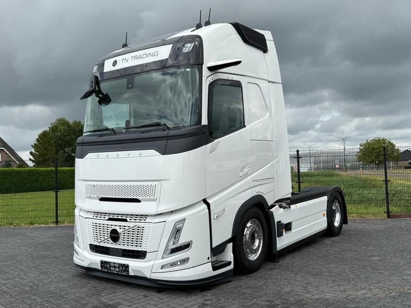 Volvo FH 13.460XL NEW, FULL AIR, ALCOA, HYDRAULIC, XL, FULL. - Nyergesvontató: 2 kép. Volvo FH 13.460XL NEW, FULL AIR, ALCOA, HYDRAULIC, XL, FULL. - Nyergesvontató: 2 kép.