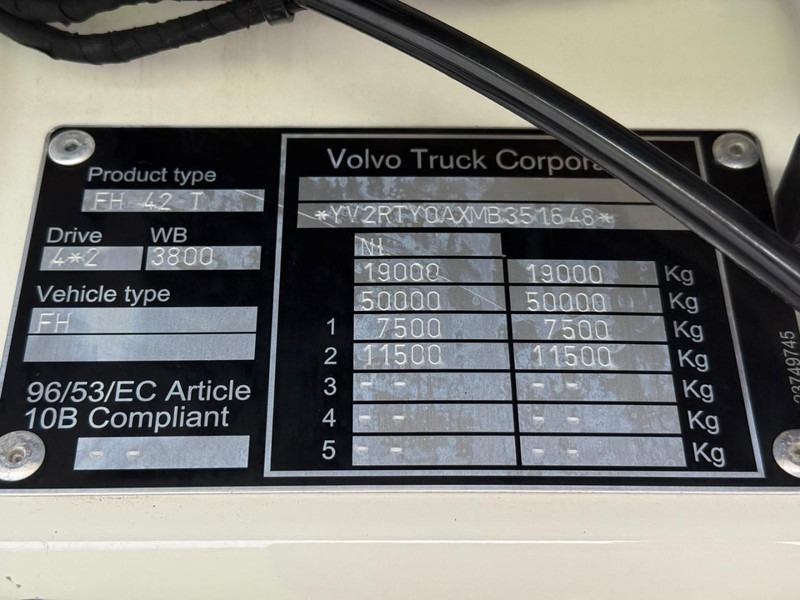 Volvo FH 13.460XL Turbocompound, leer, vollucht, 2 tanks, dubbel glas, vol spoiler. - Nyergesvontató: 5 kép. Volvo FH 13.460XL Turbocompound, leer, vollucht, 2 tanks, dubbel glas, vol spoiler. - Nyergesvontató: 5 kép.