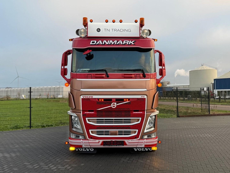 Volvo FH 13.500 SHOW, TOP, VEB+, TOP CONDITION, 2016, VOLLUCHT. - Nyergesvontató: 2 kép. Volvo FH 13.500 SHOW, TOP, VEB+, TOP CONDITION, 2016, VOLLUCHT. - Nyergesvontató: 2 kép.