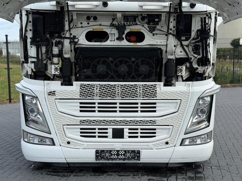 Volvo FH 13.500 VOLLUCHT, RETARDER, LEER, 2 TANKS, TOP AUTO. - Nyergesvontató: 5 kép. Volvo FH 13.500 VOLLUCHT, RETARDER, LEER, 2 TANKS, TOP AUTO. - Nyergesvontató: 5 kép.