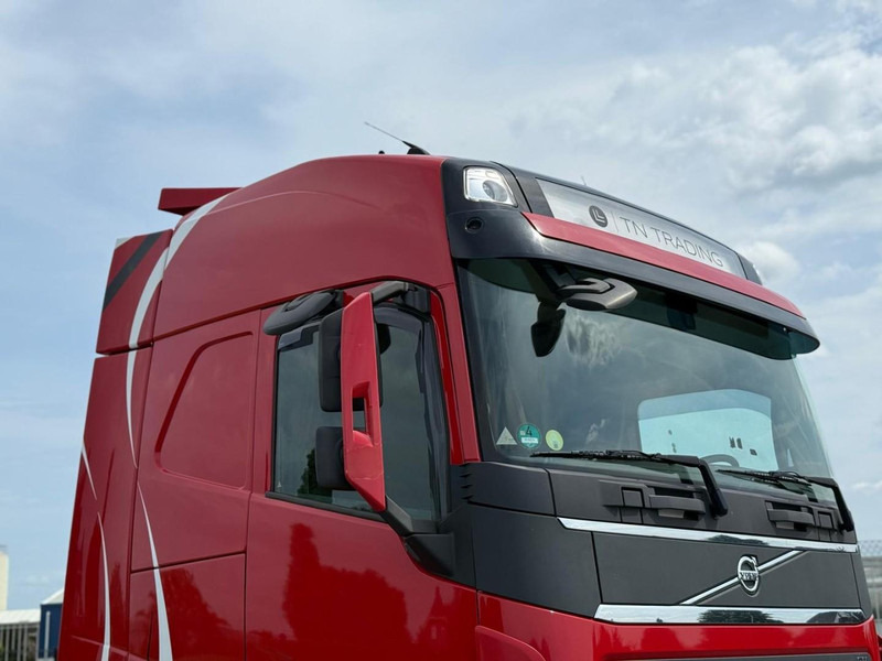 Volvo FH13.420 ADR, SMART TACHO 2, NL TRUCK, ALCOA, STEEL/AIR, PERFECT CONDITION, 2X TANK. - Nyergesvontató: 2 kép. Volvo FH13.420 ADR, SMART TACHO 2, NL TRUCK, ALCOA, STEEL/AIR, PERFECT CONDITION, 2X TANK. - Nyergesvontató: 2 kép.