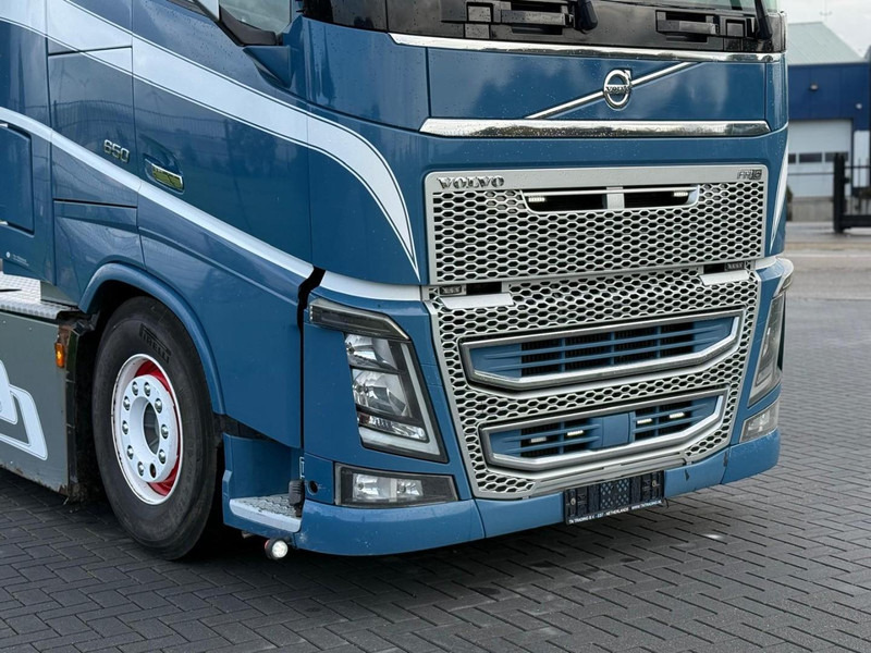 Volvo FH16.650 VOLLUCHT, HYDRAULIEK, SHOW INTERIEUR, DYNAMIC STEERING. - Nyergesvontató: 2 kép. Volvo FH16.650 VOLLUCHT, HYDRAULIEK, SHOW INTERIEUR, DYNAMIC STEERING. - Nyergesvontató: 2 kép.