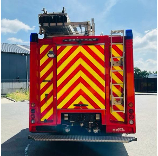 Tűzoltóautó Volvo FM9: 6 kép. Tűzoltóautó Volvo FM9: 6 kép.