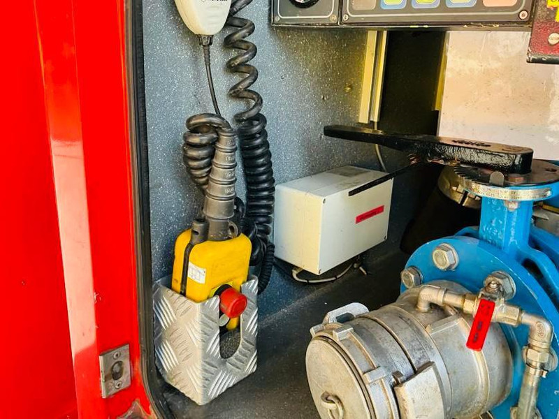 Tűzoltóautó Volvo FM9: 20 kép. Tűzoltóautó Volvo FM9: 20 kép.