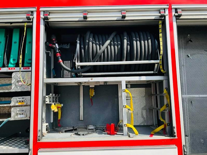 Tűzoltóautó Volvo FM9: 18 kép. Tűzoltóautó Volvo FM9: 18 kép.