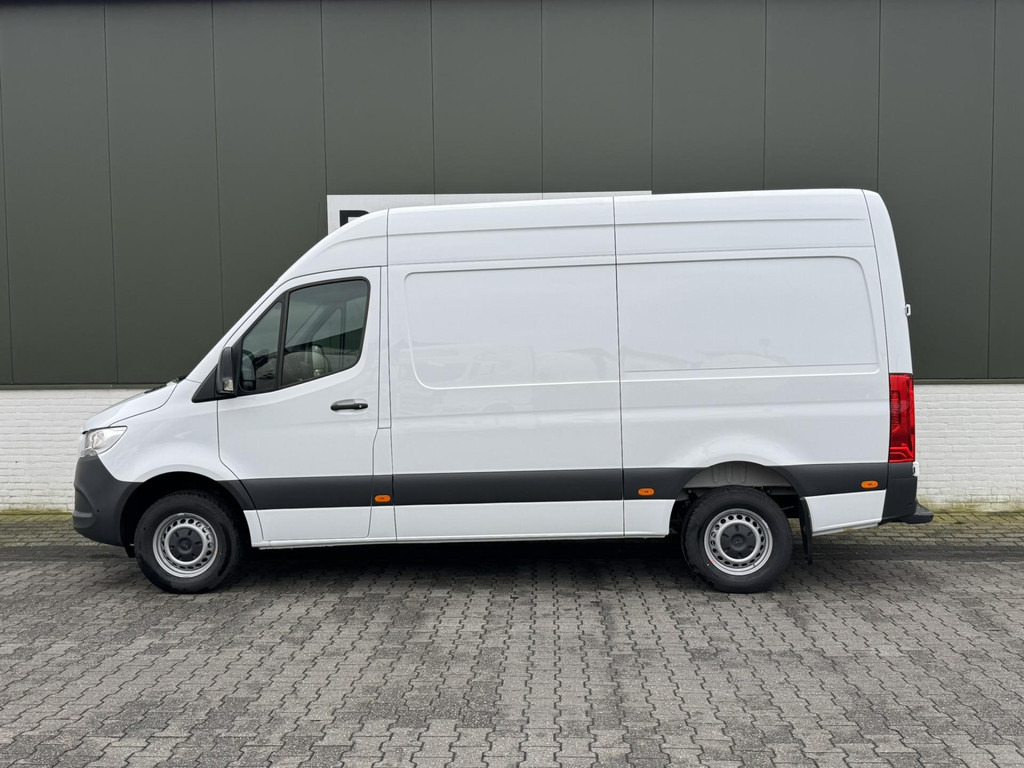 Mercedes-Benz Sprinter-317 1.9 CDI L2 9G laadruimte bekleed Leder Camera Clima M-bux media systeem DAB - Furgon: 4 kép. Mercedes-Benz Sprinter-317 1.9 CDI L2 9G laadruimte bekleed Leder Camera Clima M-bux media systeem DAB - Furgon: 4 kép.