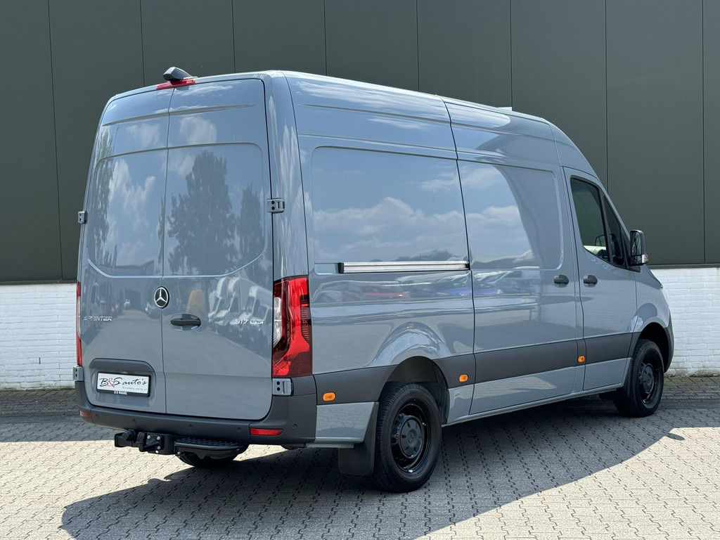 Mercedes-Benz Sprinter-317 L2 Trekhaak 3500kg Camera Navigatie Cruise Clima Pdc Keyless Leder+verwarming - Furgon: 2 kép. Mercedes-Benz Sprinter-317 L2 Trekhaak 3500kg Camera Navigatie Cruise Clima Pdc Keyless Leder+verwarming - Furgon: 2 kép.