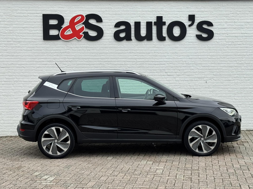 SEAT Arona-1.0 TSI FR Business Connect Adaptive Cruise Climate control Full LED Apple Carplay Parkeersensor achter - Terepjáró/ SUV: 5 kép. SEAT Arona-1.0 TSI FR Business Connect Adaptive Cruise Climate control Full LED Apple Carplay Parkeersensor achter - Terepjáró/ SUV: 5 kép.