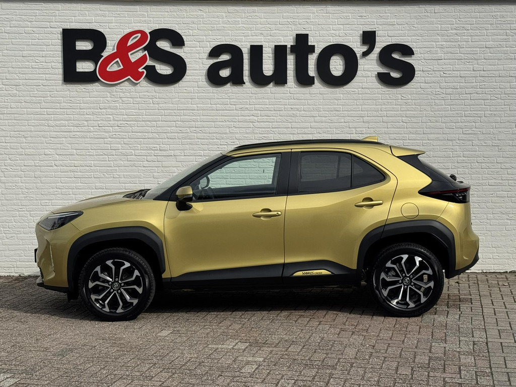 Toyota Yaris Cross-1.5 Hybrid Dynamic Camera Pdc Navigatie Led verlichting Carplay Clima Stoelverwarming - Terepjáró/ SUV: 4 kép. Toyota Yaris Cross-1.5 Hybrid Dynamic Camera Pdc Navigatie Led verlichting Carplay Clima Stoelverwarming - Terepjáró/ SUV: 4 kép.