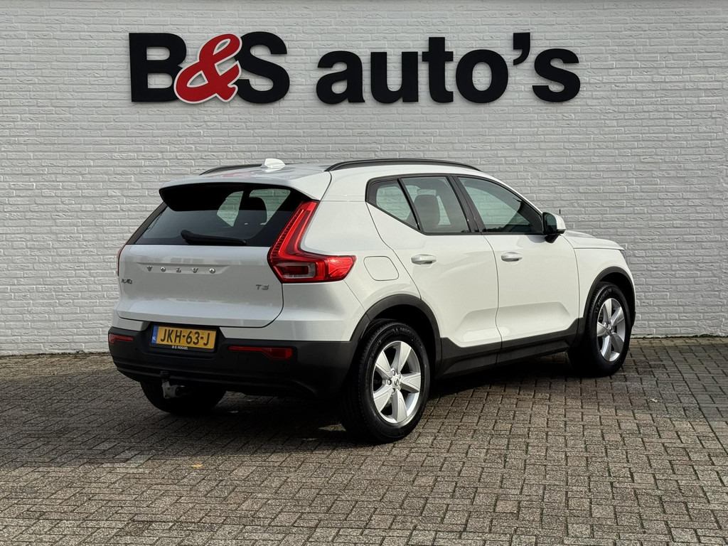 Volvo XC40-1.5 T3 Adaptive cruise Climate control Stoelverwarming Navigatie LED koplampen parkeersensor achter - Autó: 2 kép. Volvo XC40-1.5 T3 Adaptive cruise Climate control Stoelverwarming Navigatie LED koplampen parkeersensor achter - Autó: 2 kép.