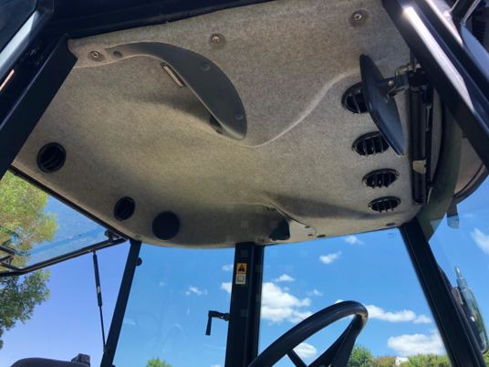 New Holland TD80D - Traktor: 4 kép. New Holland TD80D - Traktor: 4 kép.