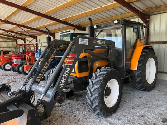 Renault CERES 95 X TRACTEUR + CHARGEUR MX80 - Traktor: 2 kép. Renault CERES 95 X TRACTEUR + CHARGEUR MX80 - Traktor: 2 kép.