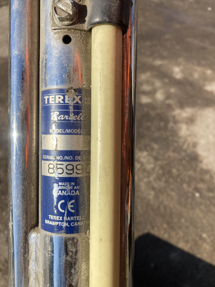 Betonsimító Bartell Terex Electric: 8 kép.