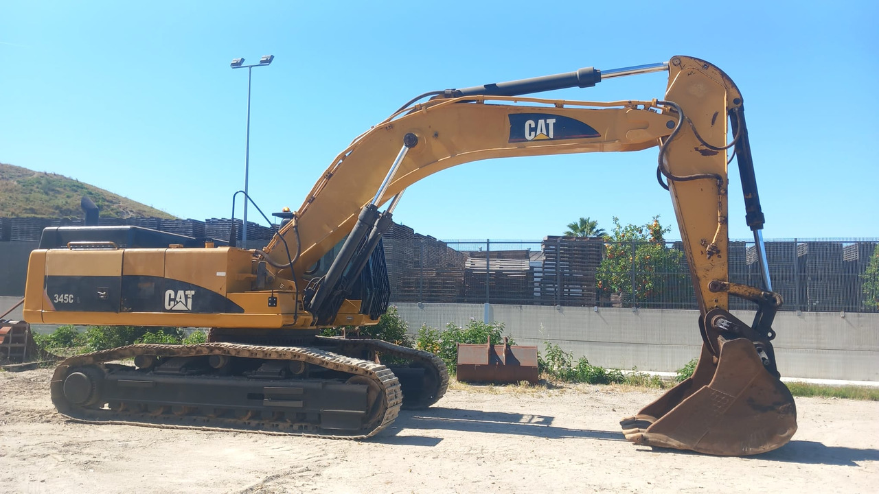 CATERPILLAR 345CL - Kotrógép: 1 kép. CATERPILLAR 345CL - Kotrógép: 1 kép.