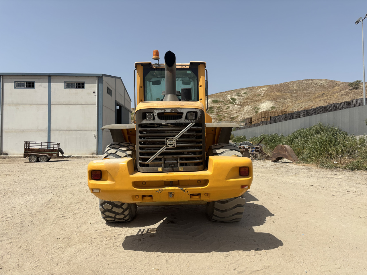 VOLVO L120F - Építőipari gépek: 4 kép. VOLVO L120F - Építőipari gépek: 4 kép.