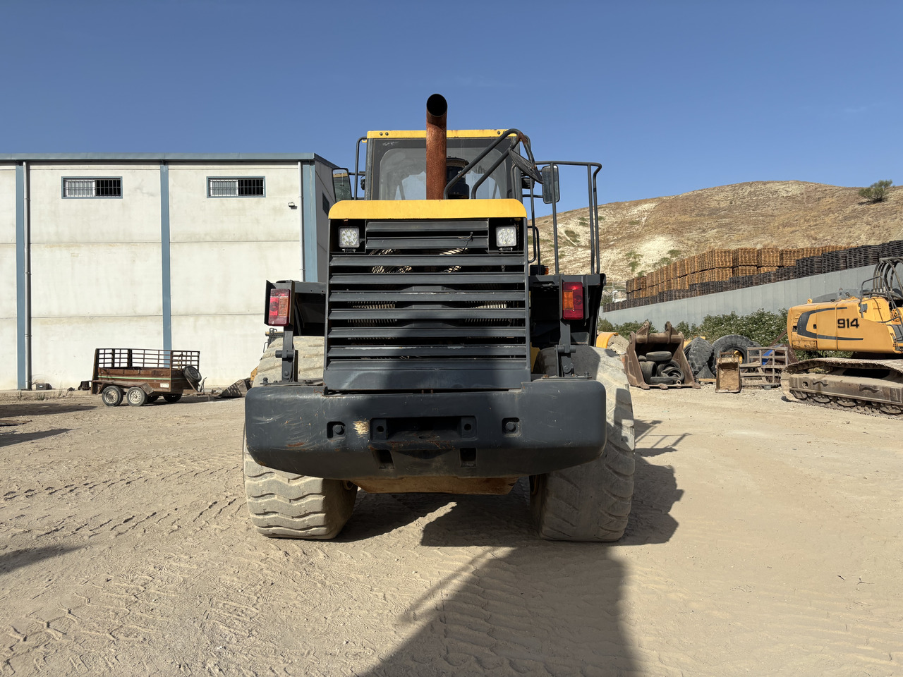 KOMATSU WA380-6 - Rakodógép: 4 kép. KOMATSU WA380-6 - Rakodógép: 4 kép.