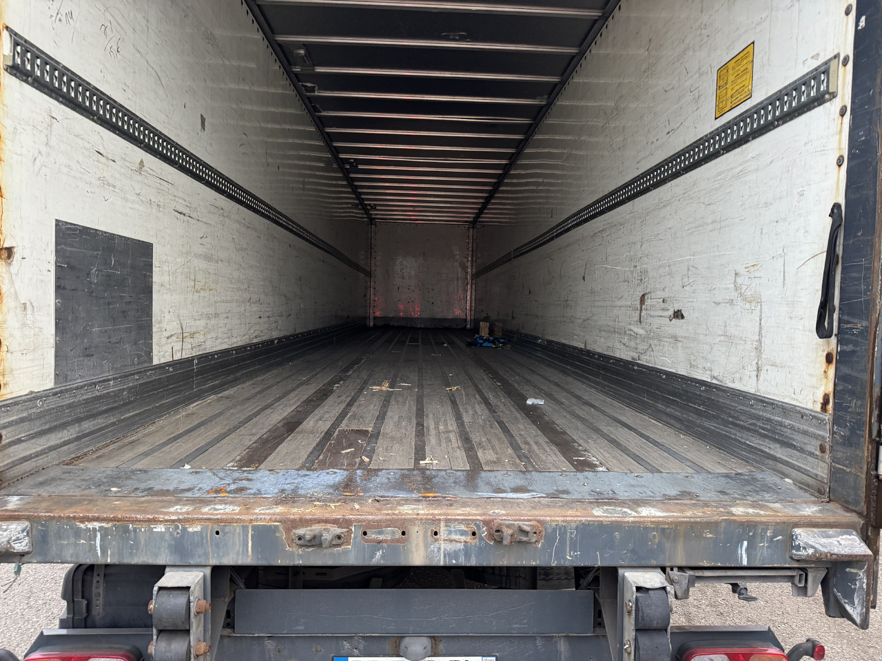 FRUEHAUF Fourgon - Félpótkocsi dobozos: 5 kép. FRUEHAUF Fourgon - Félpótkocsi dobozos: 5 kép.