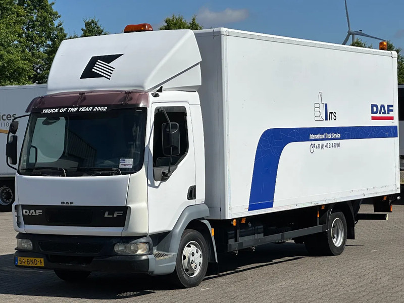 DAF LF 45 180 4x2 Gesloten Opbouw Manual Euro 3 - Dobozos felépítményű teherautó: 1 kép. DAF LF 45 180 4x2 Gesloten Opbouw Manual Euro 3 - Dobozos felépítményű teherautó: 1 kép.