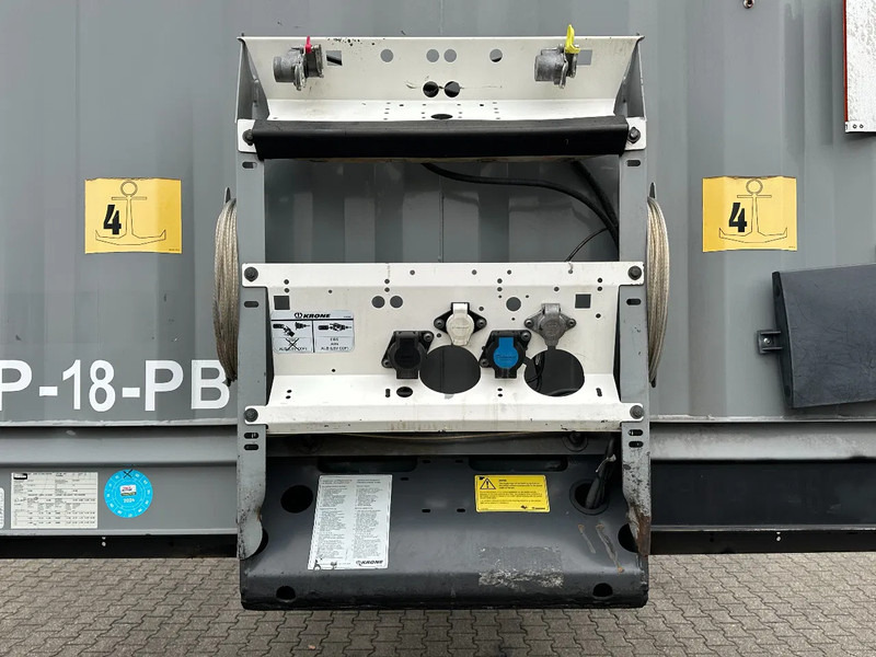 Krone SD Schuifzeil -Dak / SAF-Disc / Apk - Ponyvás félpótkocsi: 5 kép. Krone SD Schuifzeil -Dak / SAF-Disc / Apk - Ponyvás félpótkocsi: 5 kép.