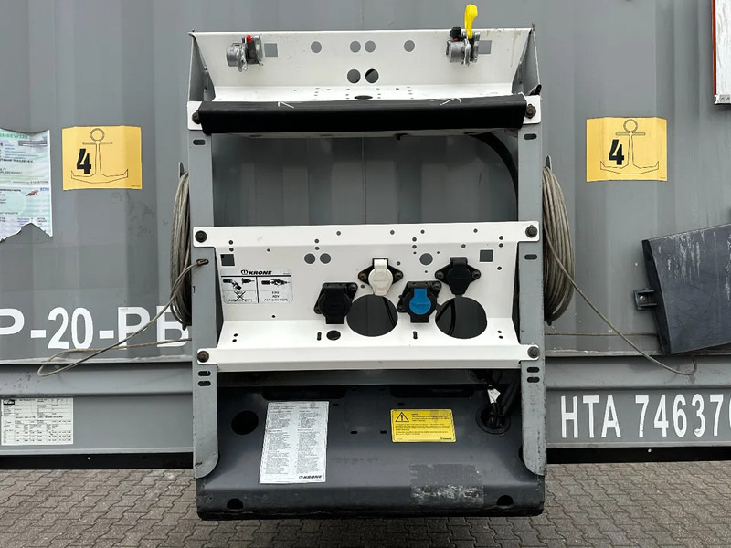 Krone SD Schuifzeil -Dak / SAF-Disc / Apk - Ponyvás félpótkocsi: 5 kép. Krone SD Schuifzeil -Dak / SAF-Disc / Apk - Ponyvás félpótkocsi: 5 kép.